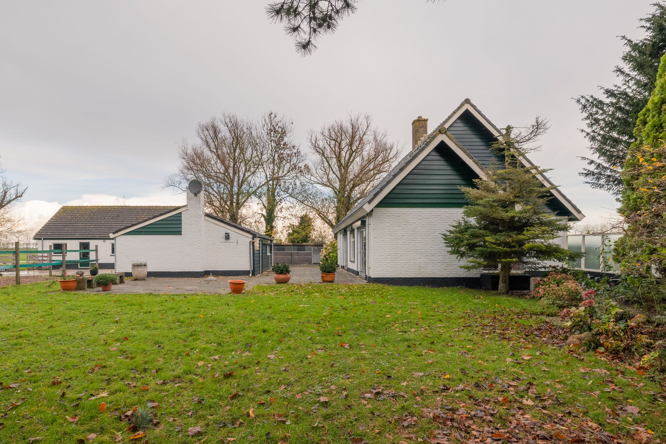 Foto 24 van Middenweg 8