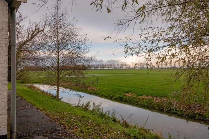 Foto 25 van Middenweg 8