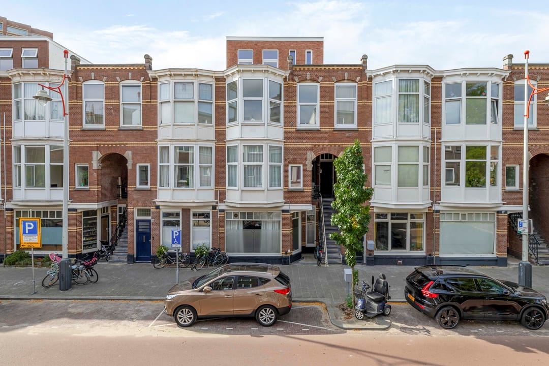 Photo 2 of De Constant Rebecquestraat 42