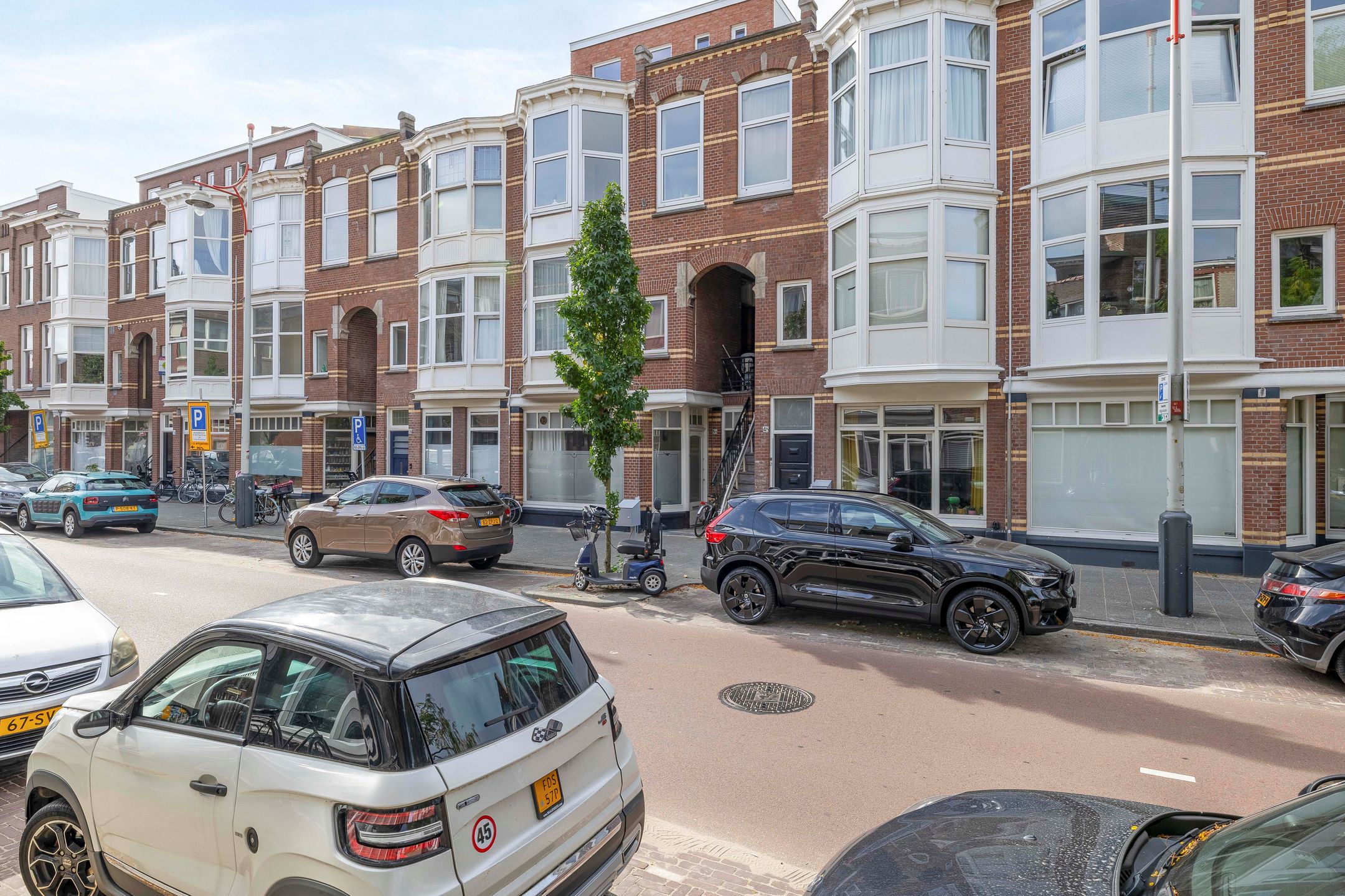 Photo 6 of De Constant Rebecquestraat 42
