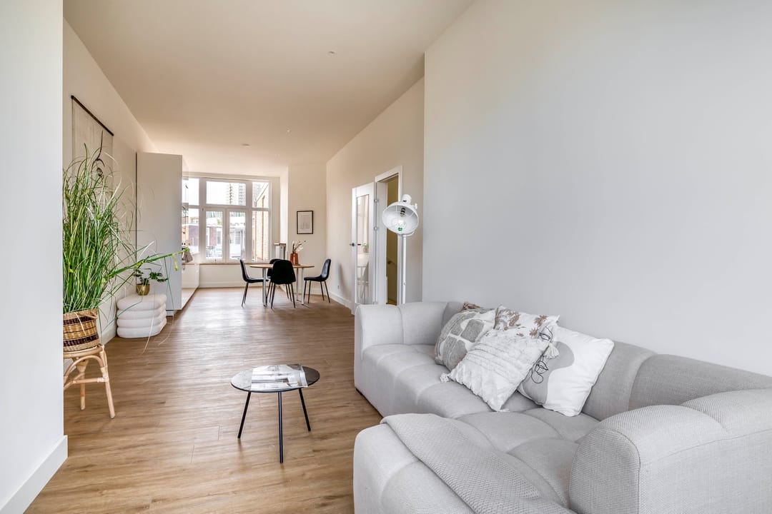 Photo 13 of De Constant Rebecquestraat 42