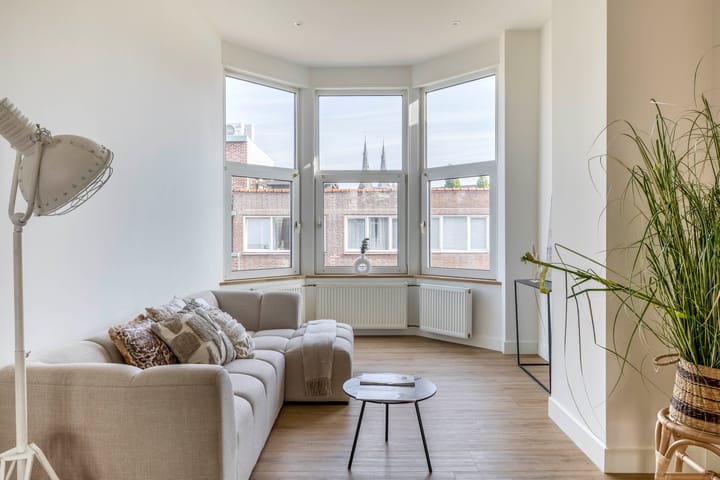 Foto 15 van De Constant Rebecquestraat 42