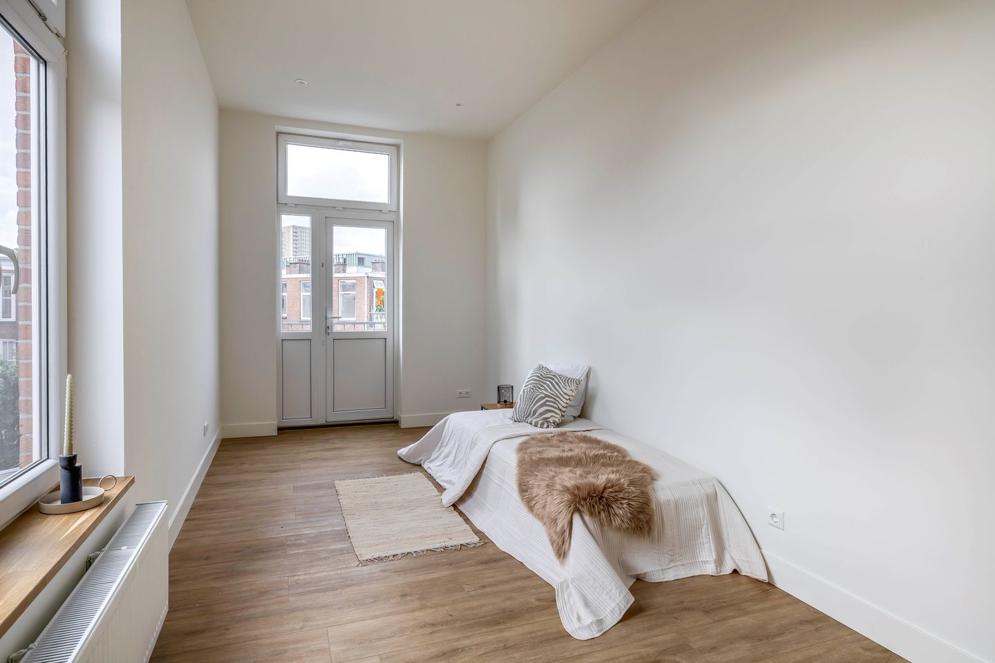 Photo 25 of De Constant Rebecquestraat 42