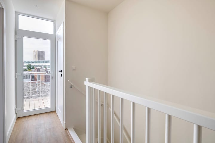 Foto 35 van De Constant Rebecquestraat 42