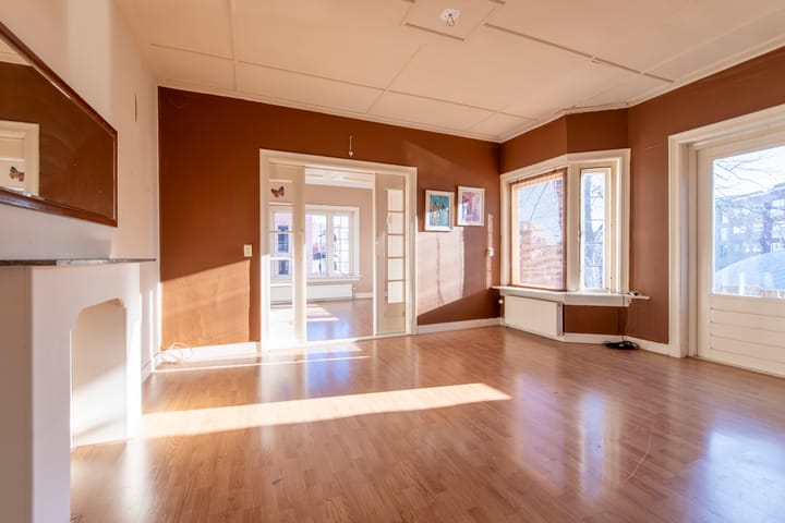 Photo 2 of Prins Bernhardlaan 1