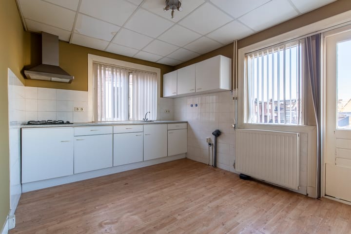 Photo 13 of Prins Bernhardlaan 1