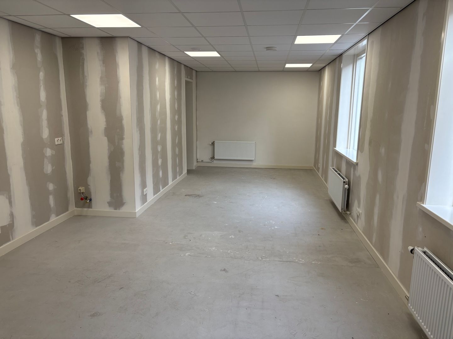 View photo 2 of Voorstad 10