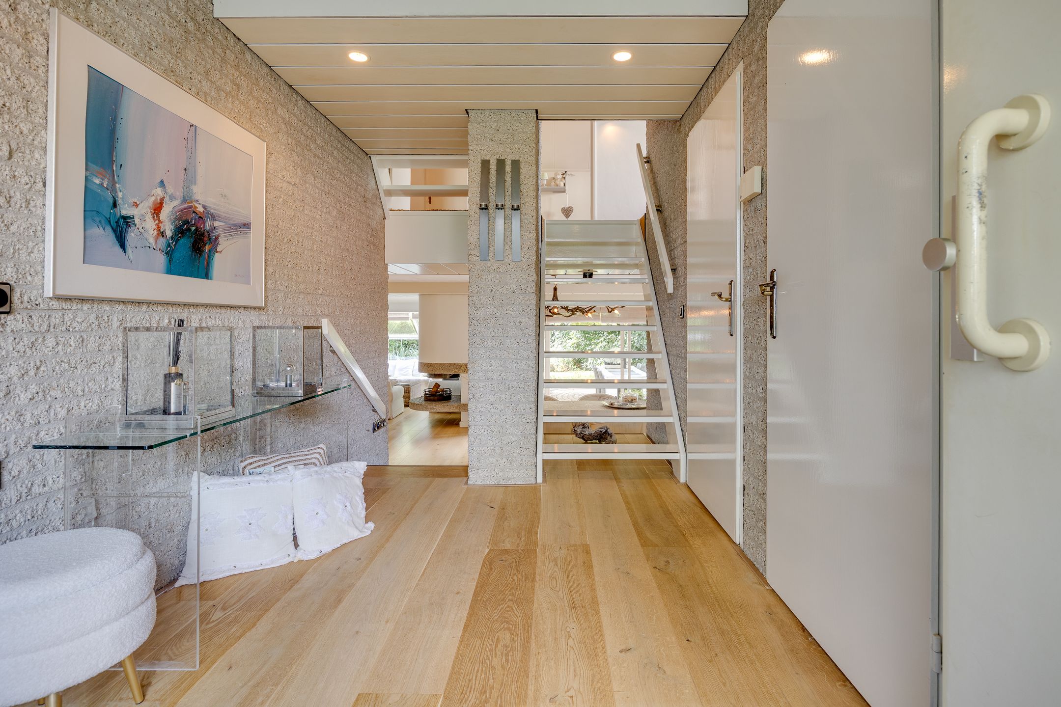 Photo 3 of Salamander 56