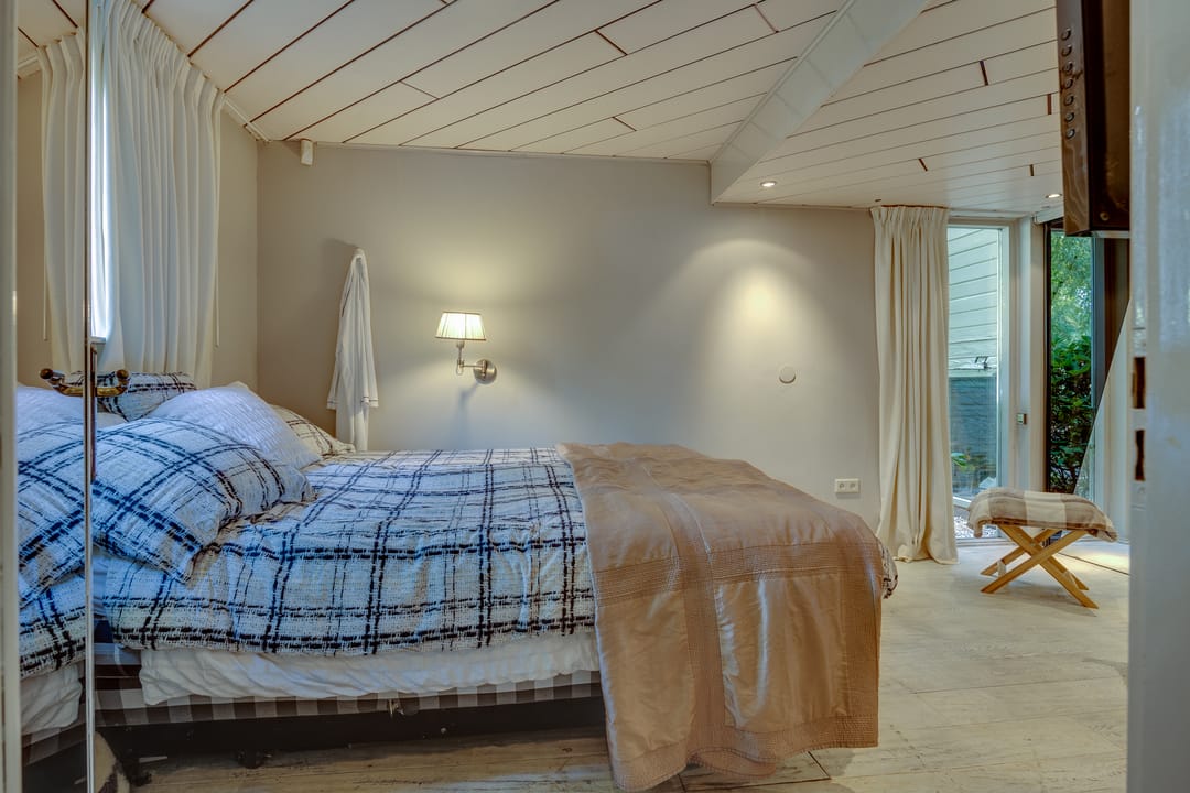 Photo 17 of Salamander 56