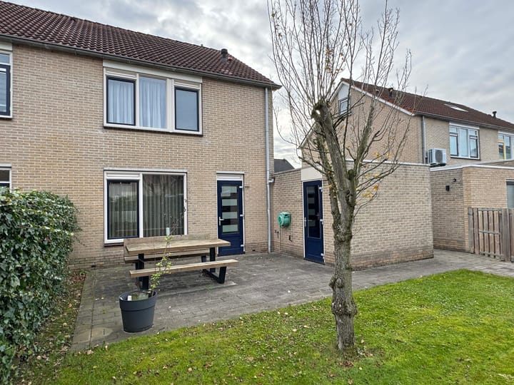 Photo 2 of Meidoorn 5