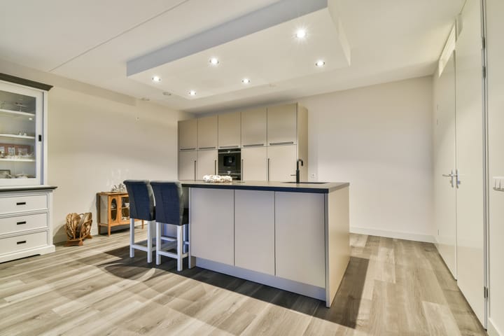 Photo 14 of Wilhelminastraat 83