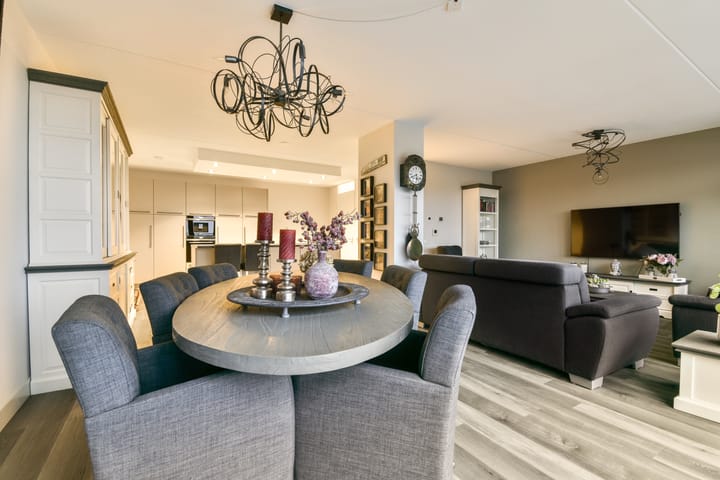 Photo 24 of Wilhelminastraat 83