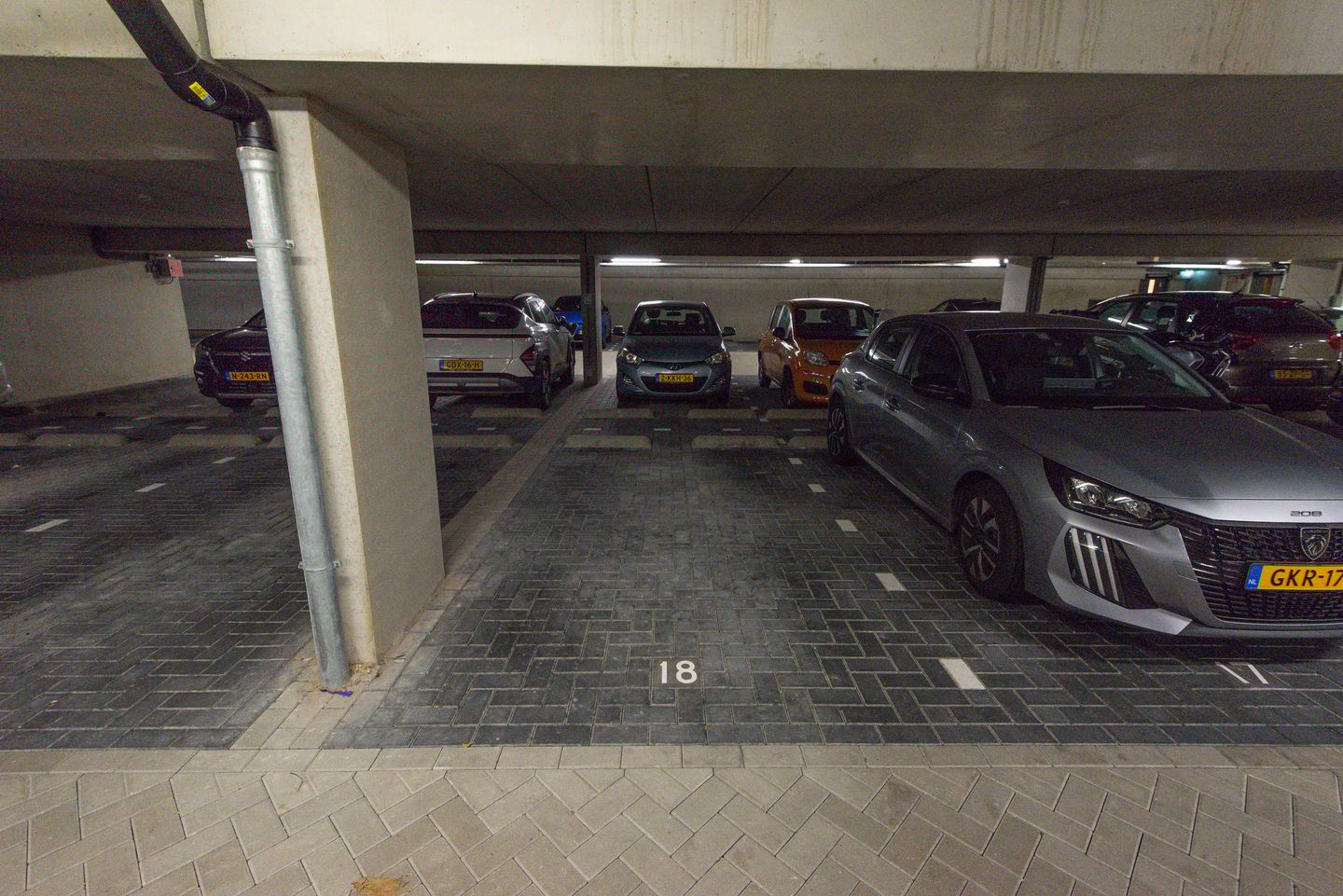 Foto 44 van Lapis Lazuli 7