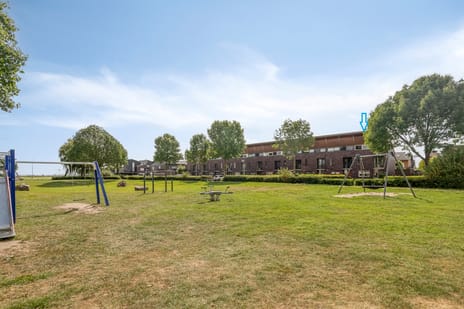 Bras 1 tertiary image