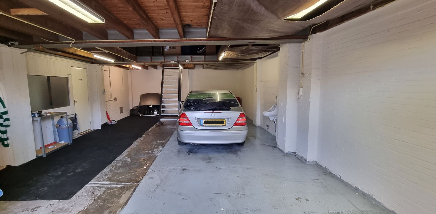 Bekijk foto 3 van Burgemeester van Houtlaan 144