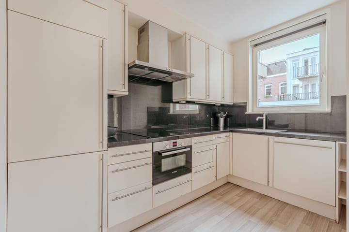 Photo 10 of Lange Leidsedwarsstraat 136-1