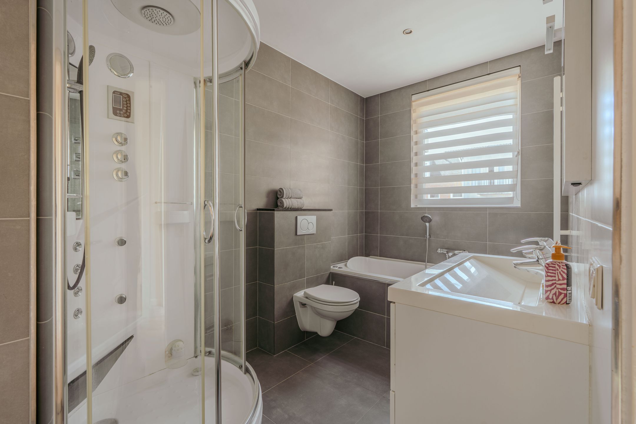 Foto 18 van Lange Leidsedwarsstraat 136-1