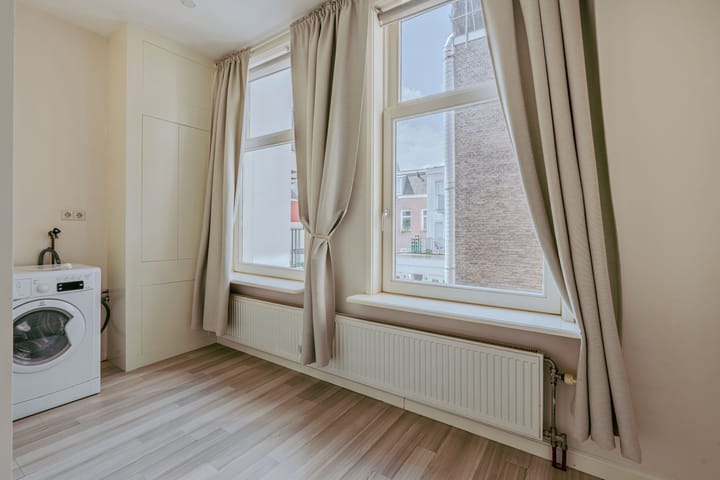 Photo 20 of Lange Leidsedwarsstraat 136-1