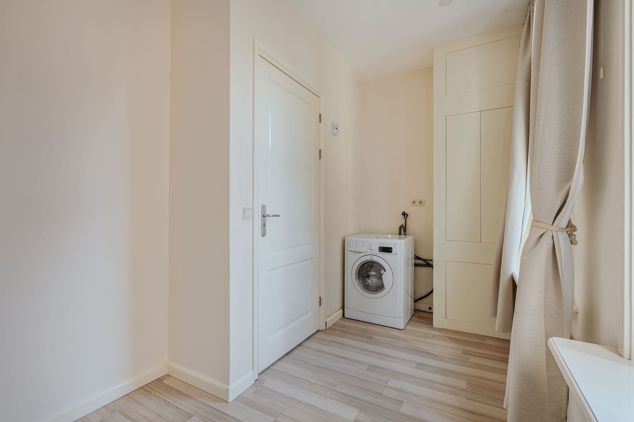 Foto 21 van Lange Leidsedwarsstraat 136-1