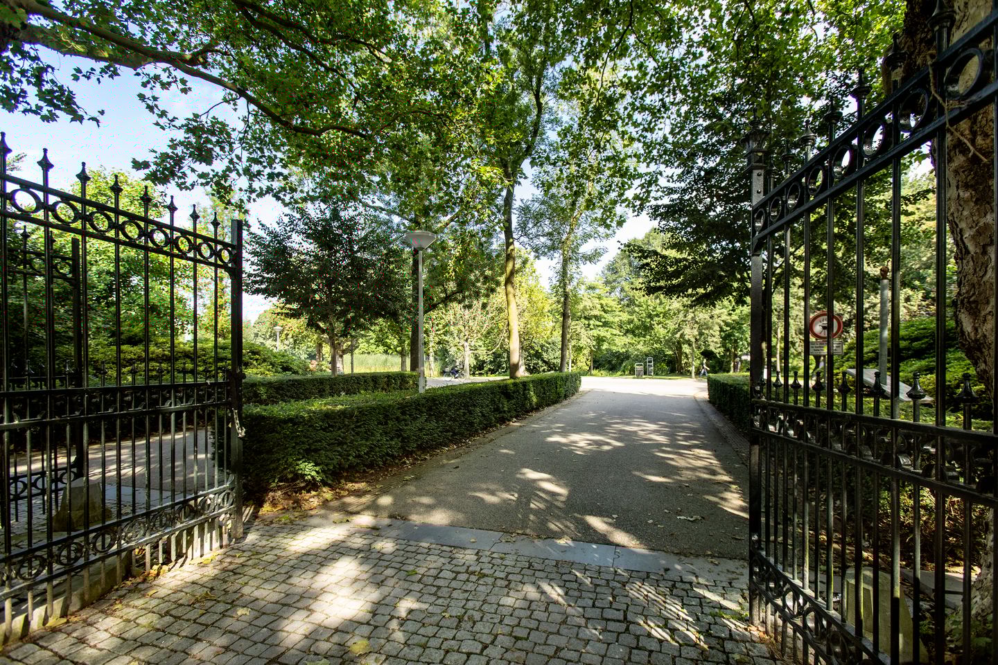 Foto 25 van Lange Leidsedwarsstraat 136-1