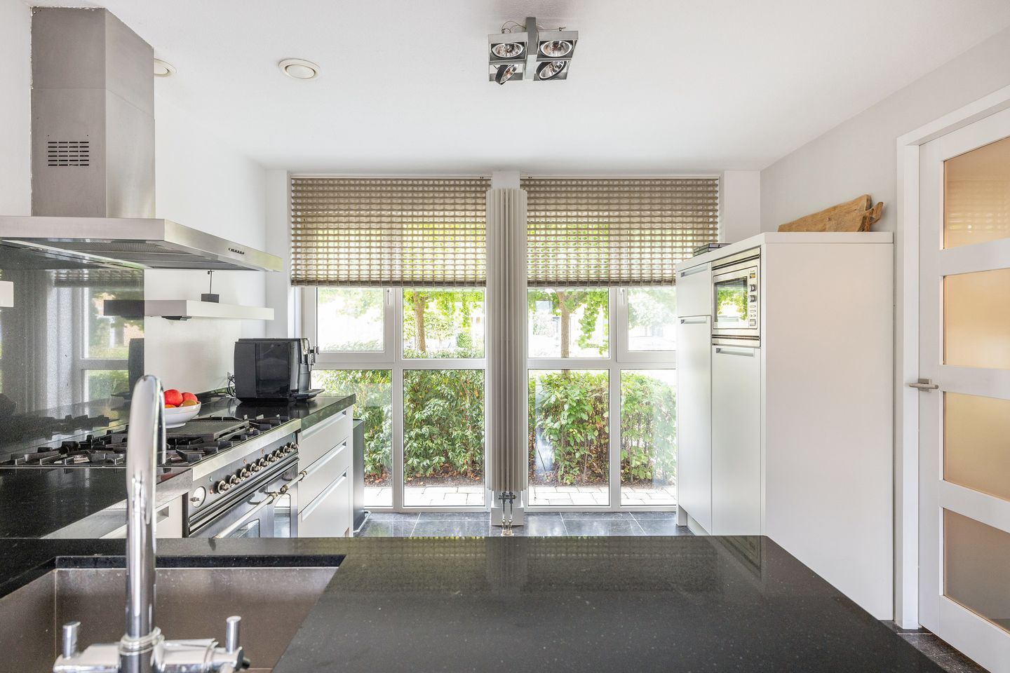 Foto 29 van Hooftlaantje 106