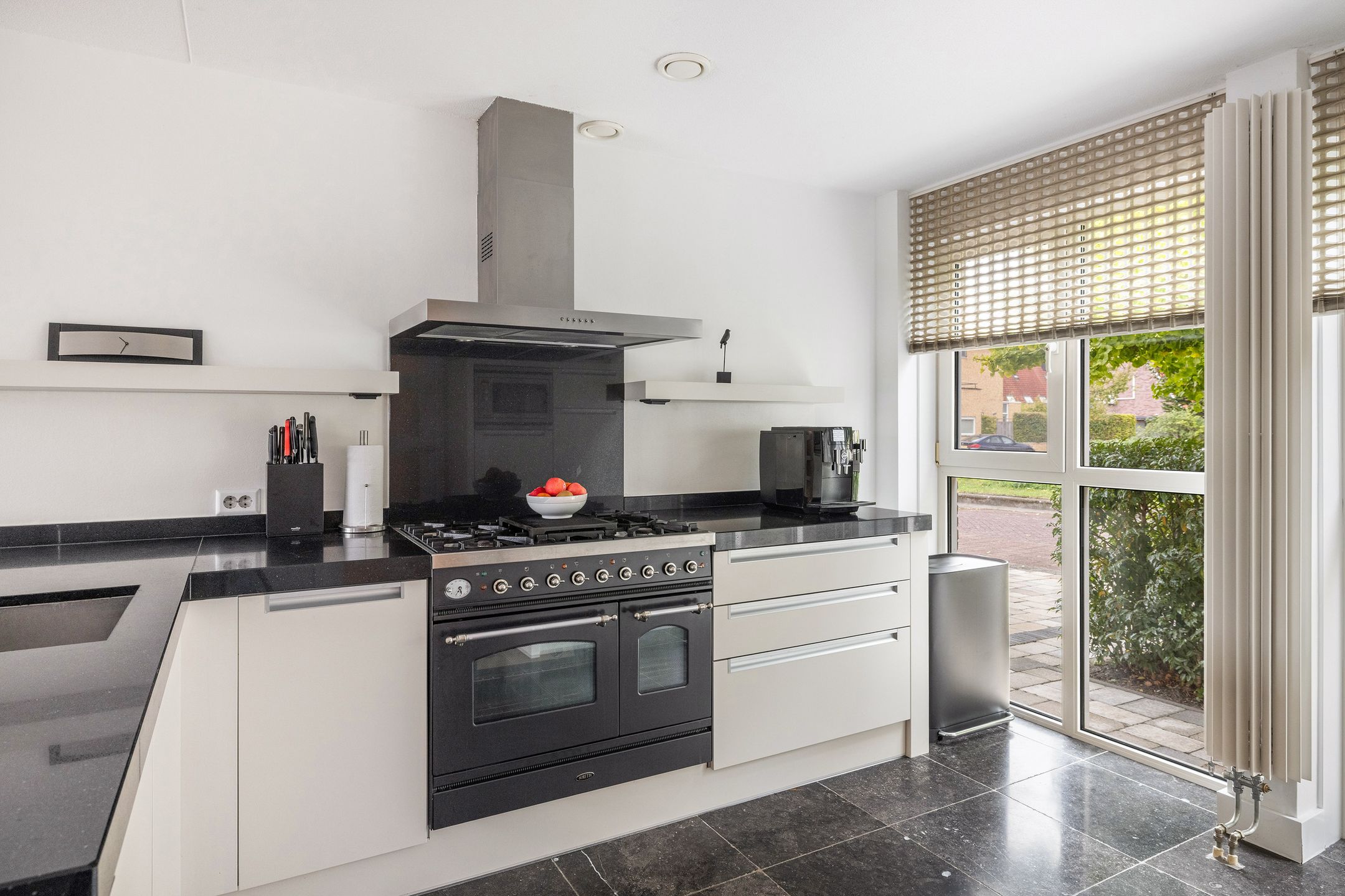 Foto 30 van Hooftlaantje 106