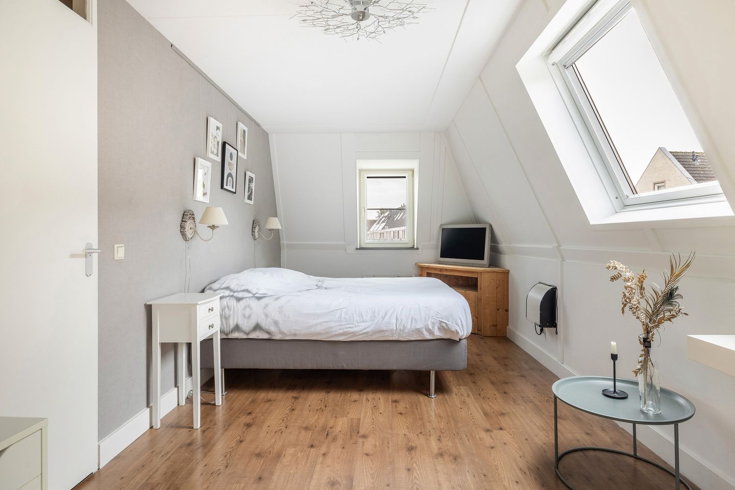 Foto 40 van Hooftlaantje 106