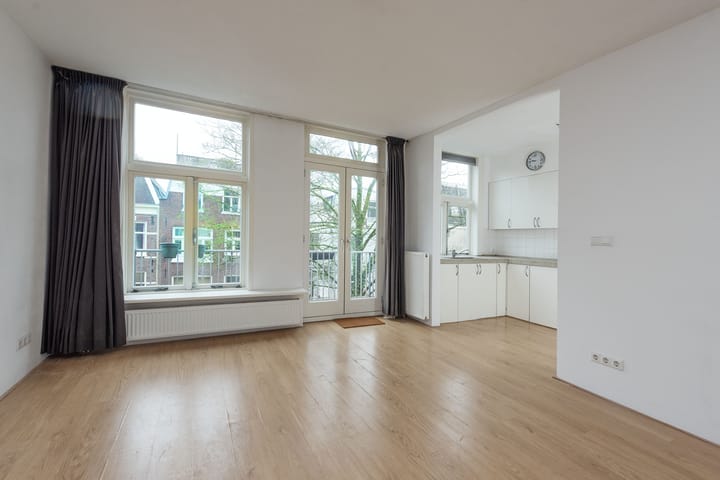 Foto 8 van Burmanstraat 8-3