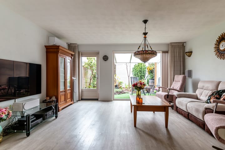 Foto 9 van Woestduijnstraat 25