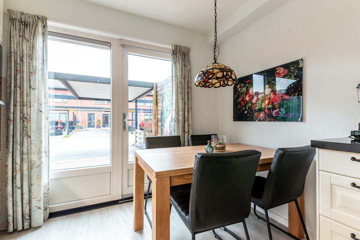 Foto 13 van Woestduijnstraat 25