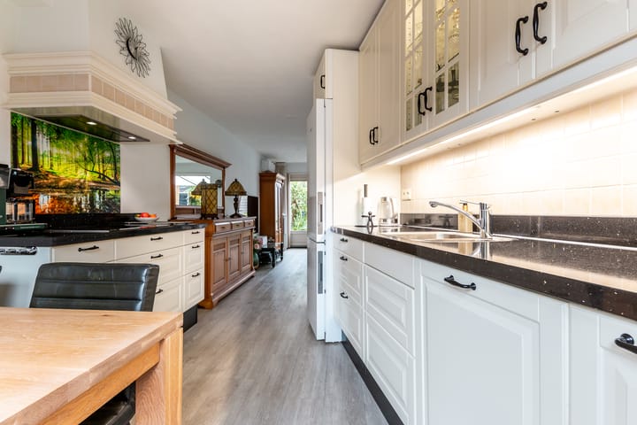 Foto 14 van Woestduijnstraat 25