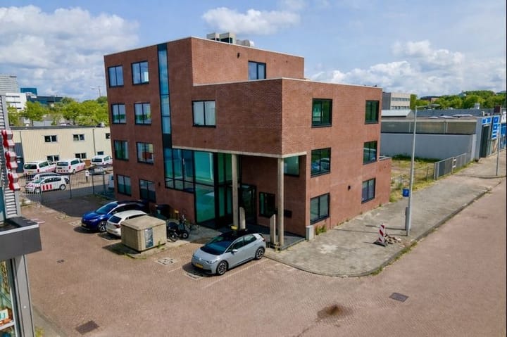 Van der Madeweg 20, Amsterdam-Duivendrecht