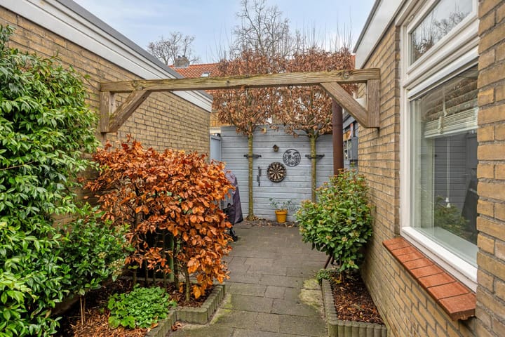 Foto 27 van Uitenhage de Miststraat 37