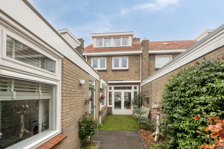 Foto 28 van Uitenhage de Miststraat 37