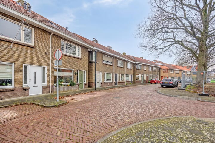 Foto 31 van Uitenhage de Miststraat 37