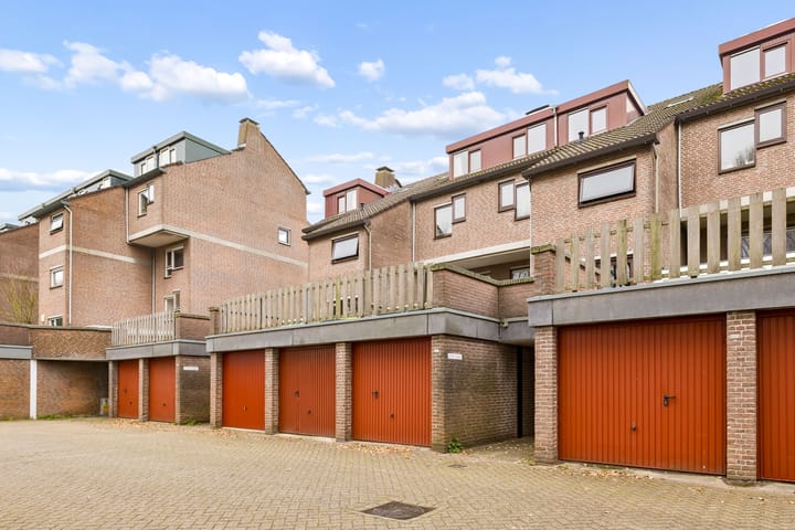 Foto 33 van Albert van Dalsumlaan 557