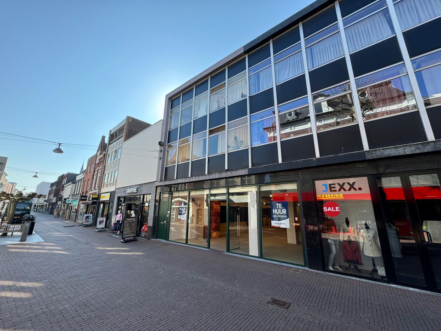 View photo 3 of Veestraat 55