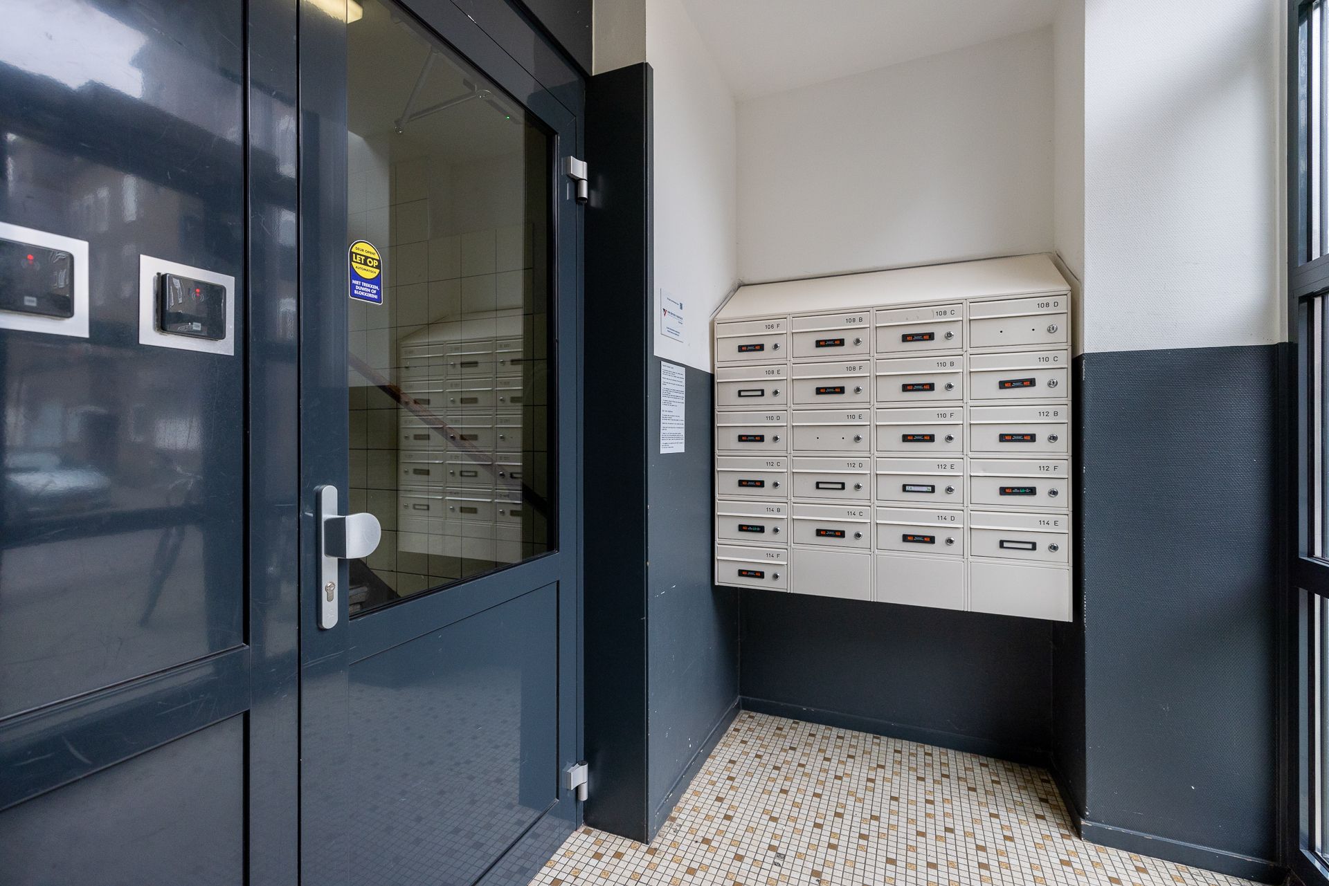 Photo 15 of Herman Robbersstraat 110-F