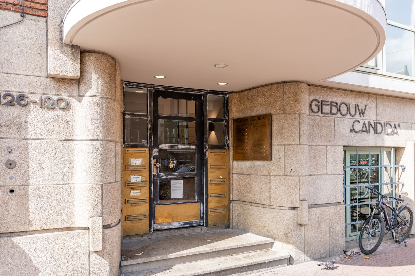 Bekijk foto 3 van Nieuwezijds Voorburgwal 126