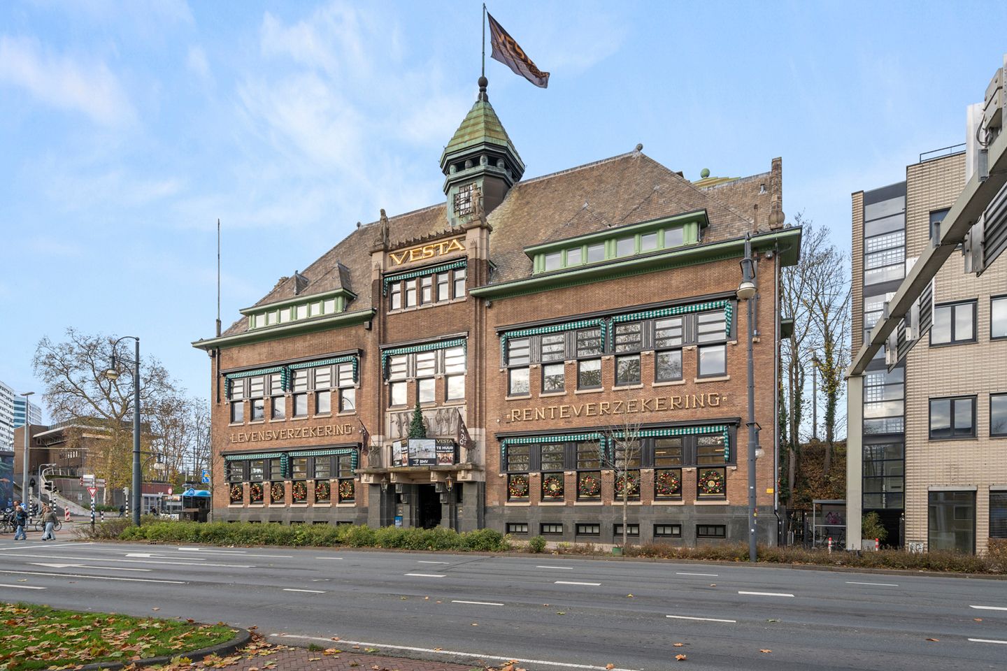 Bekijk foto 1 van Jansbuitensingel 5