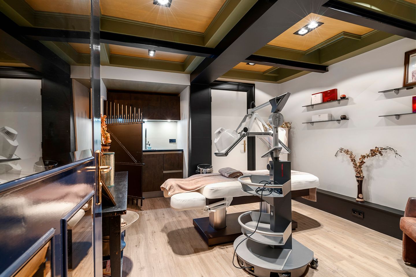 Bekijk foto 2 van Jansbuitensingel 5