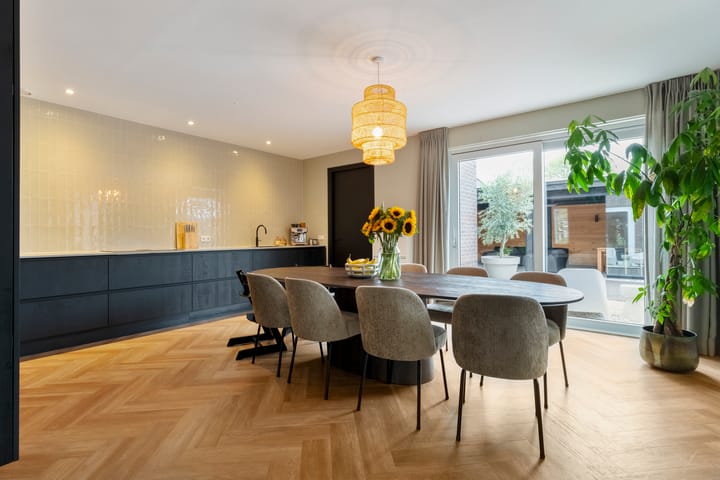 Foto 16 van Moesdistel 10