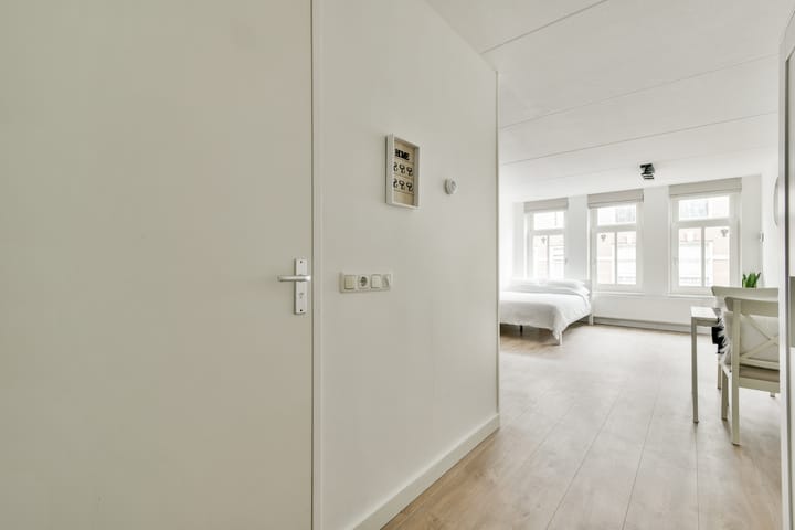 Photo 3 of Fokke Simonszstraat 22-C