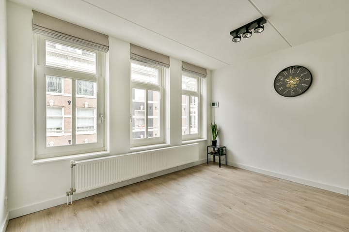 Photo 5 of Fokke Simonszstraat 22-C