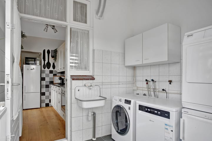 Photo 16 of Spijtbroeksburgwal 20