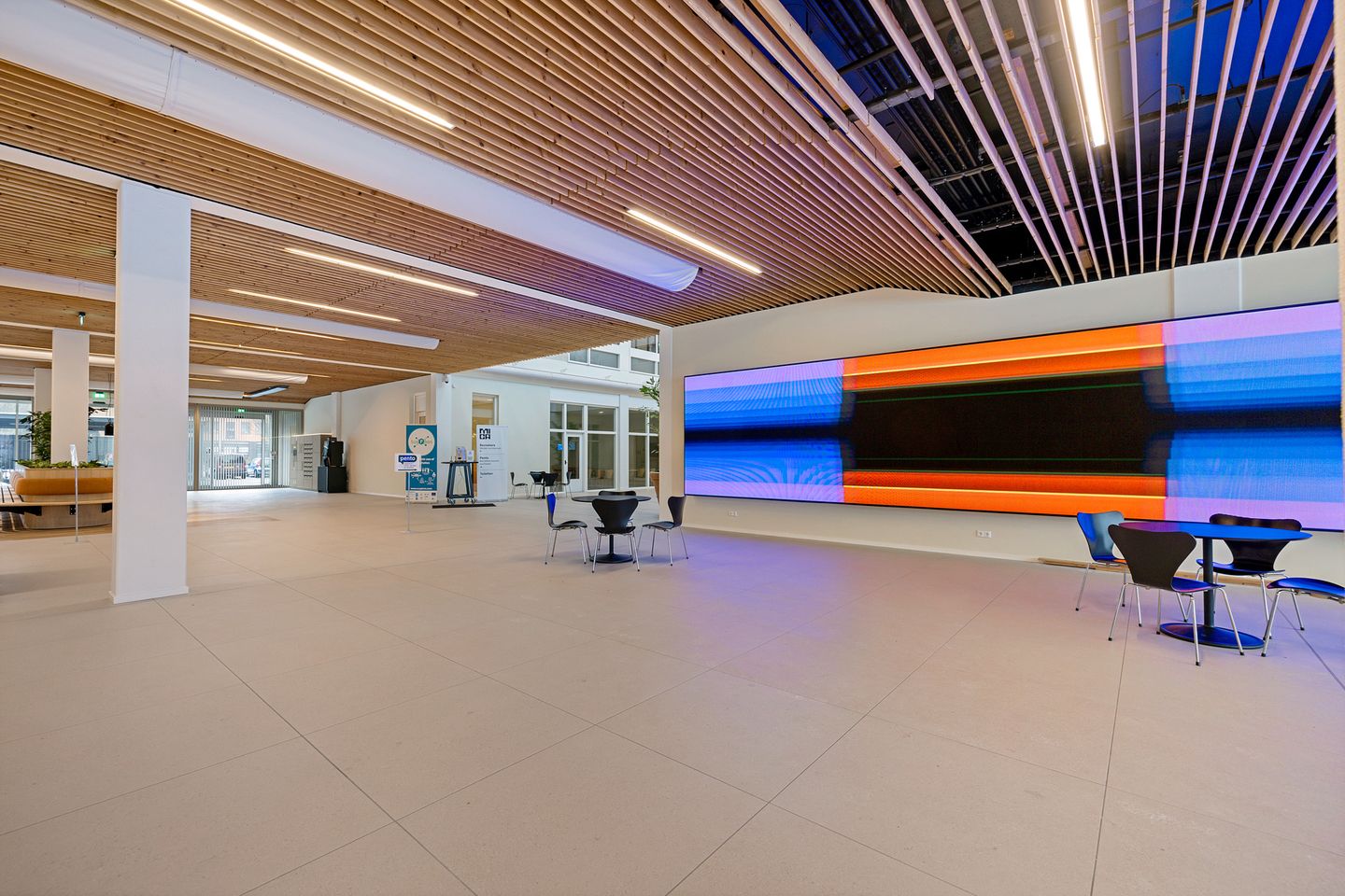 Bekijk foto 3 van Sixmastraat 15