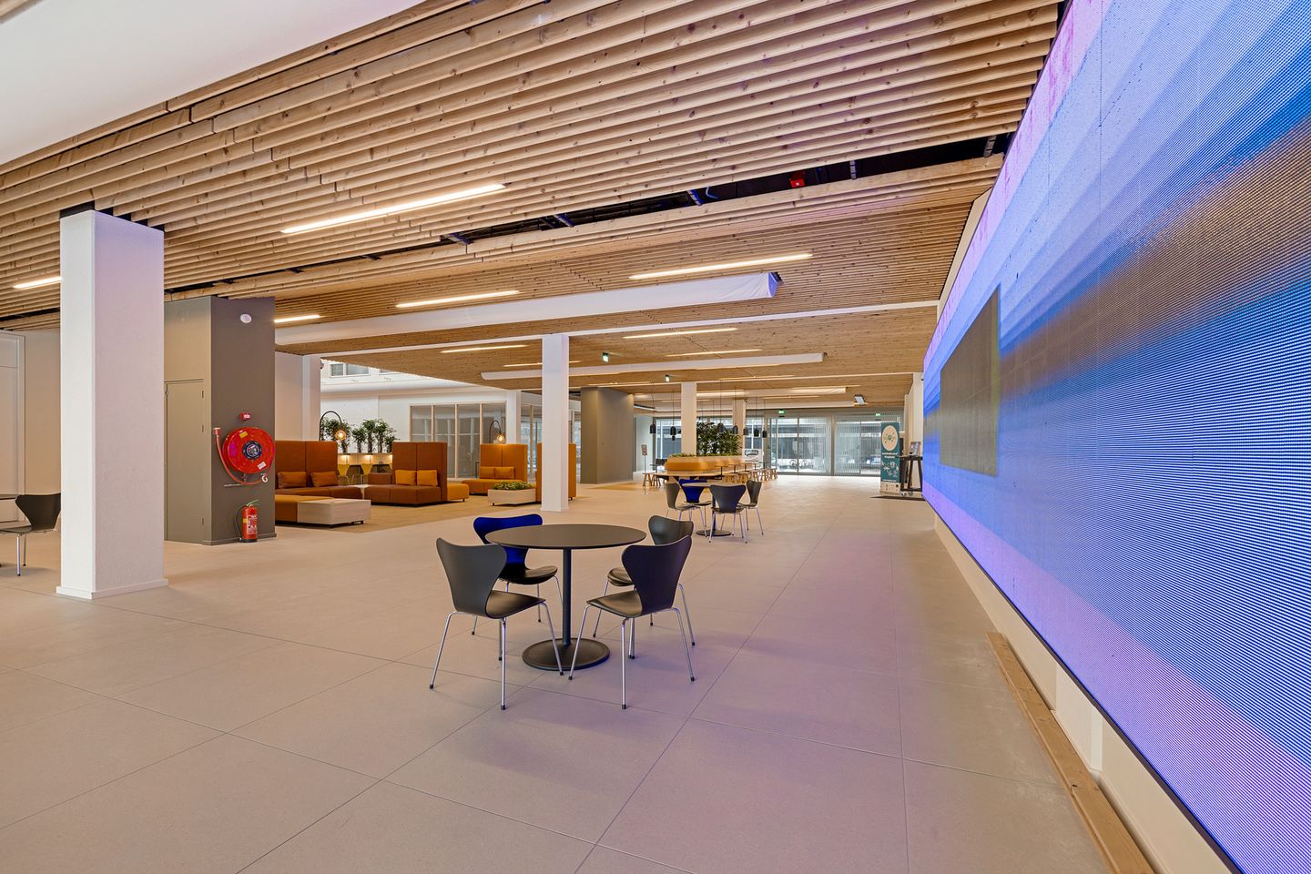 Bekijk foto 4 van Sixmastraat 15