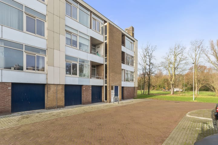 Photo 1 of Willem van Alcmadestraat 71