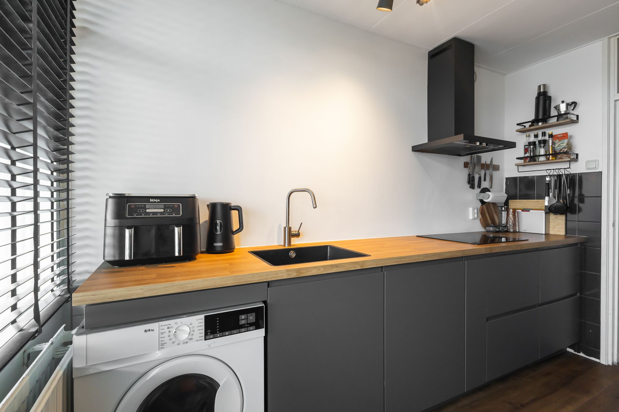 Foto 12 van Willem van Alcmadestraat 71