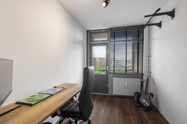 Photo 15 of Willem van Alcmadestraat 71